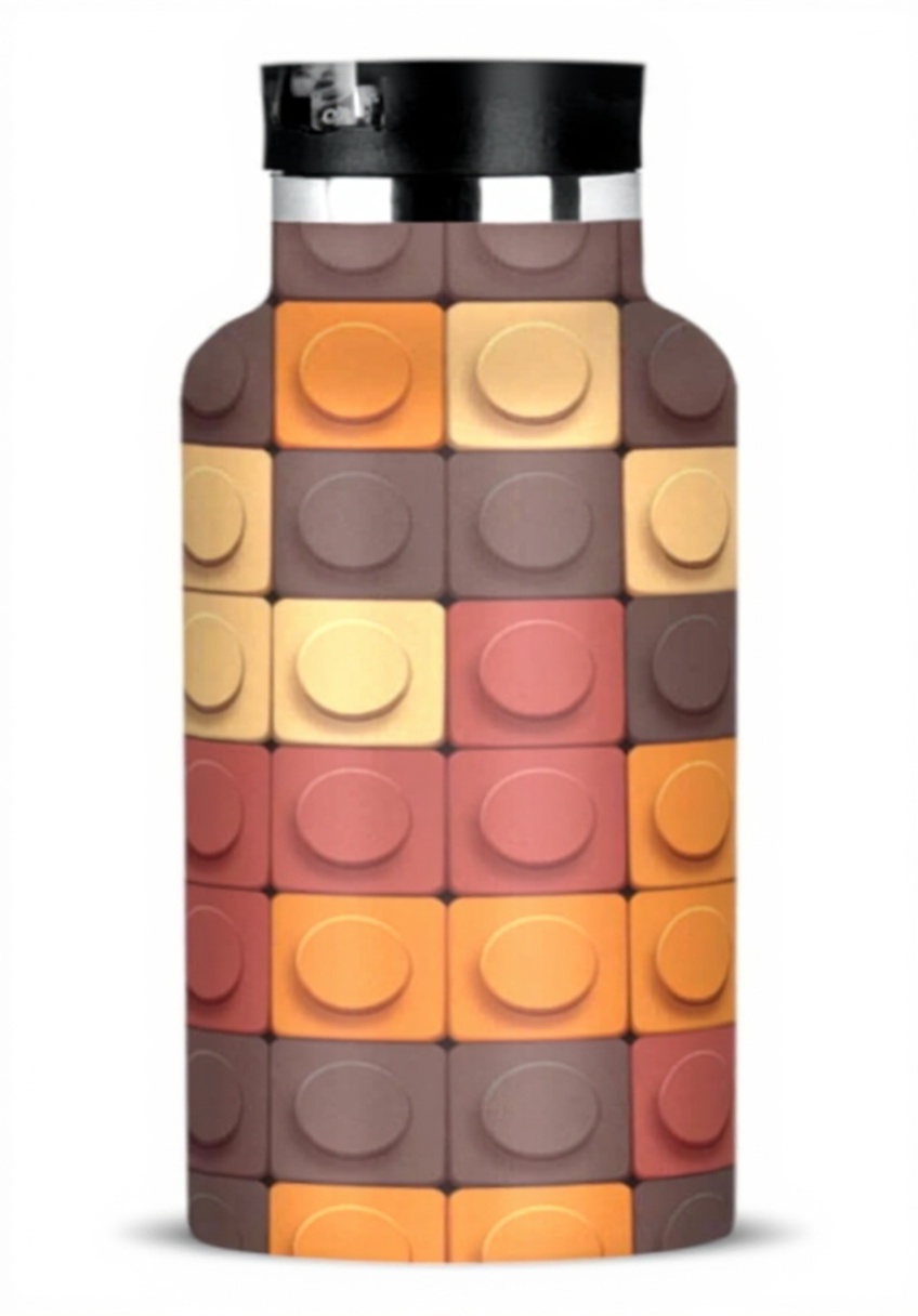 Bouteille isotherme Amooorous avec couvercle 2 en 1 sur une table de pique-nique